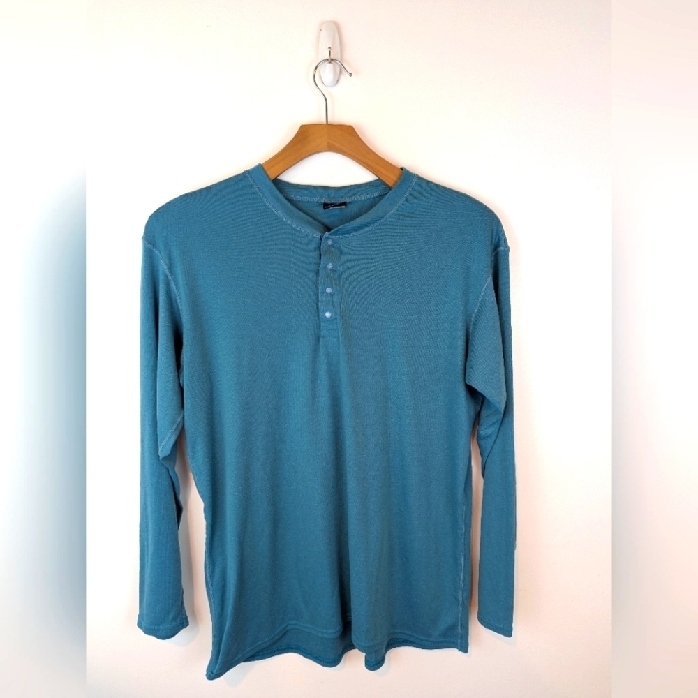 Vintage Patagonia Men's Capilene Baselayer in Blue, Sz XL
